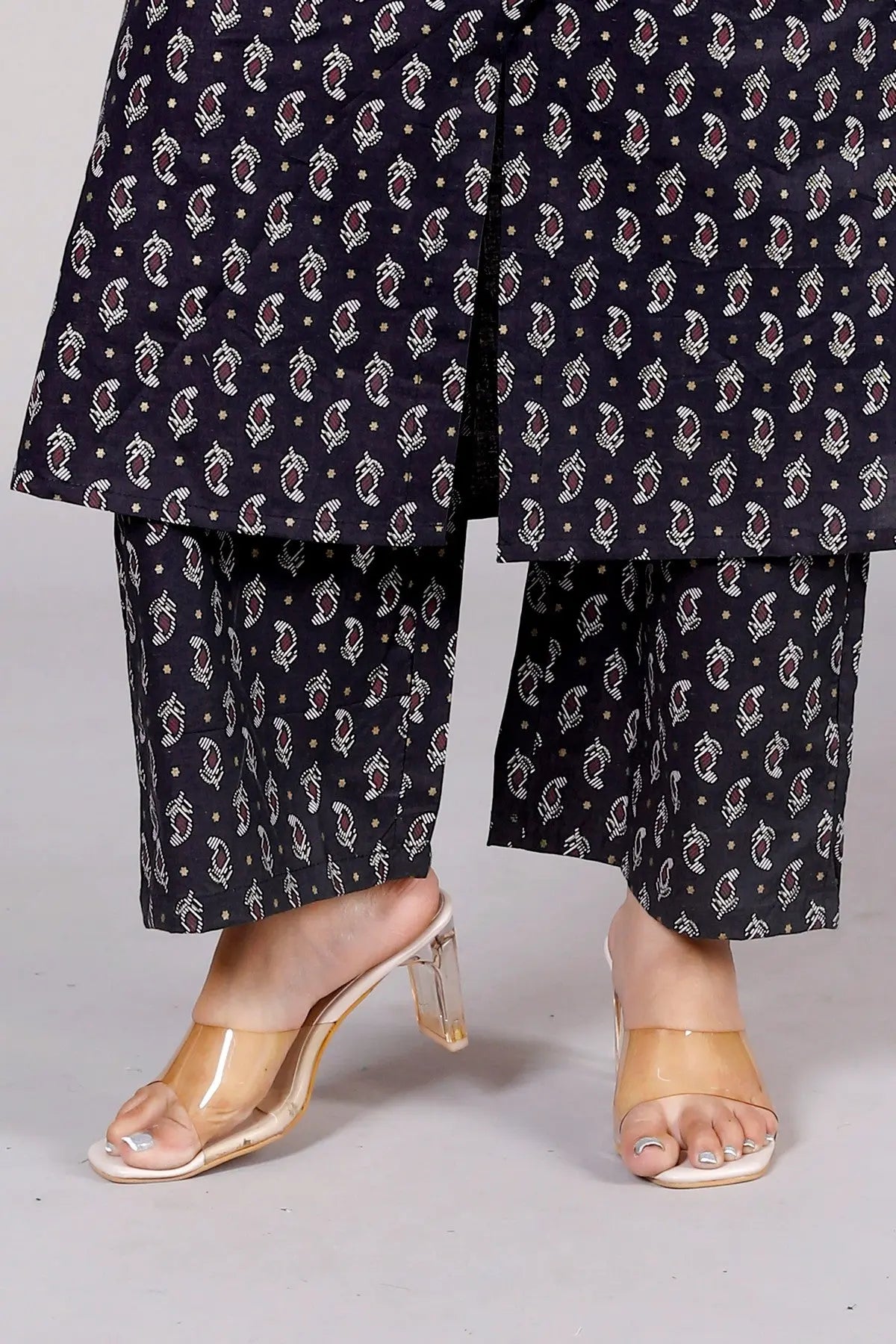 Black Kurti for Women | Elegant Daily Wear Kurti Akrish