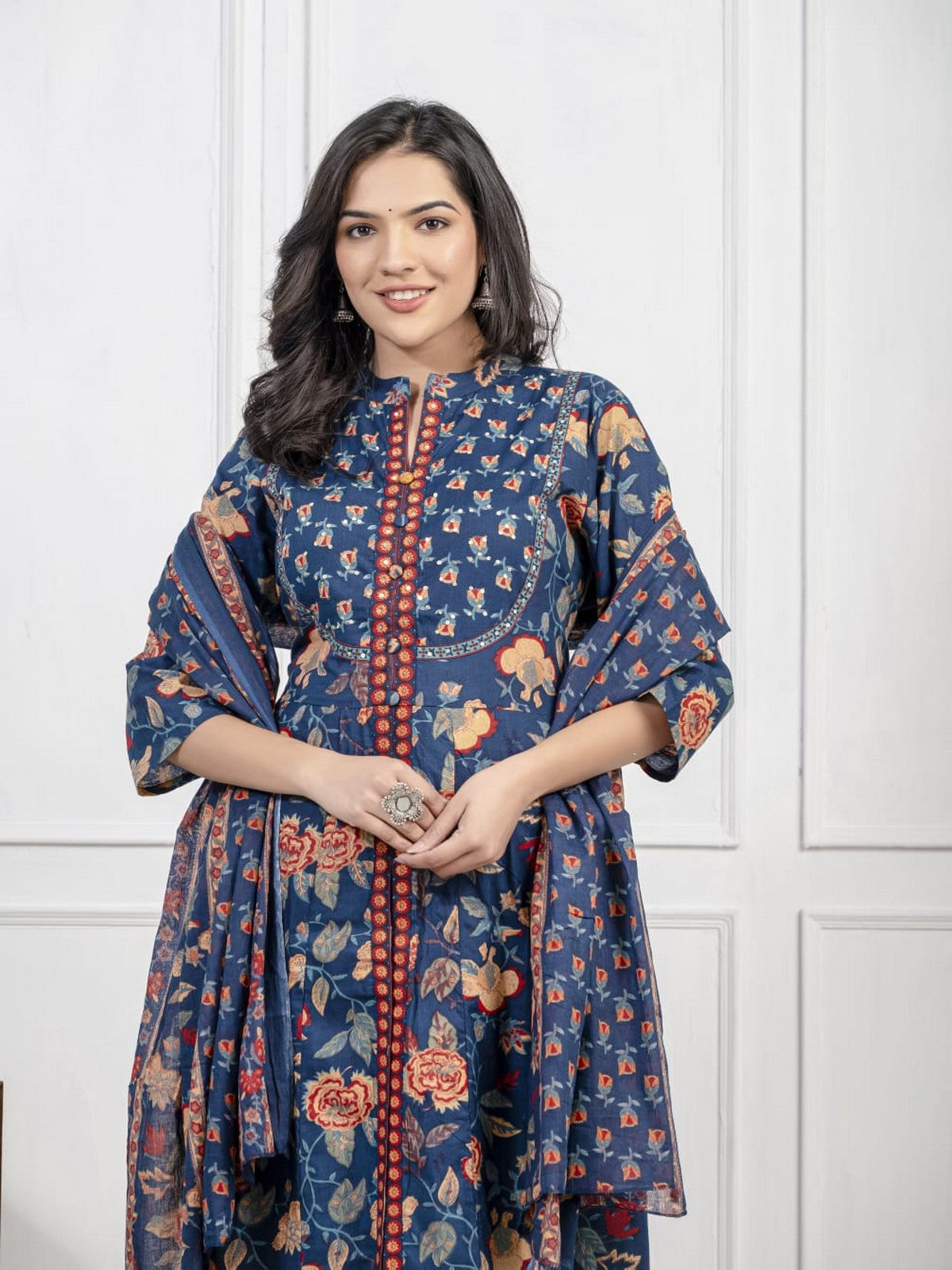 Women’s Blue Floral Printed Kurti Set with Dupatta – Elegant Straight Kurta, Pants & Matching Dupatta Akrish