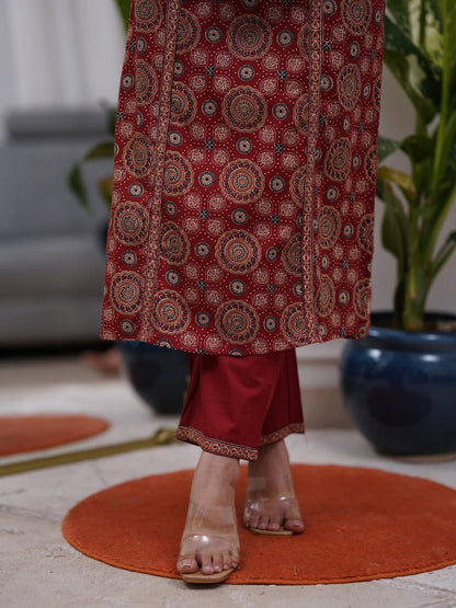 Women’s Maroon Ethnic Printed Kurti Set with Dupatta – Elegant Straight Kurta, Matching Pants & Dupatta Akrish